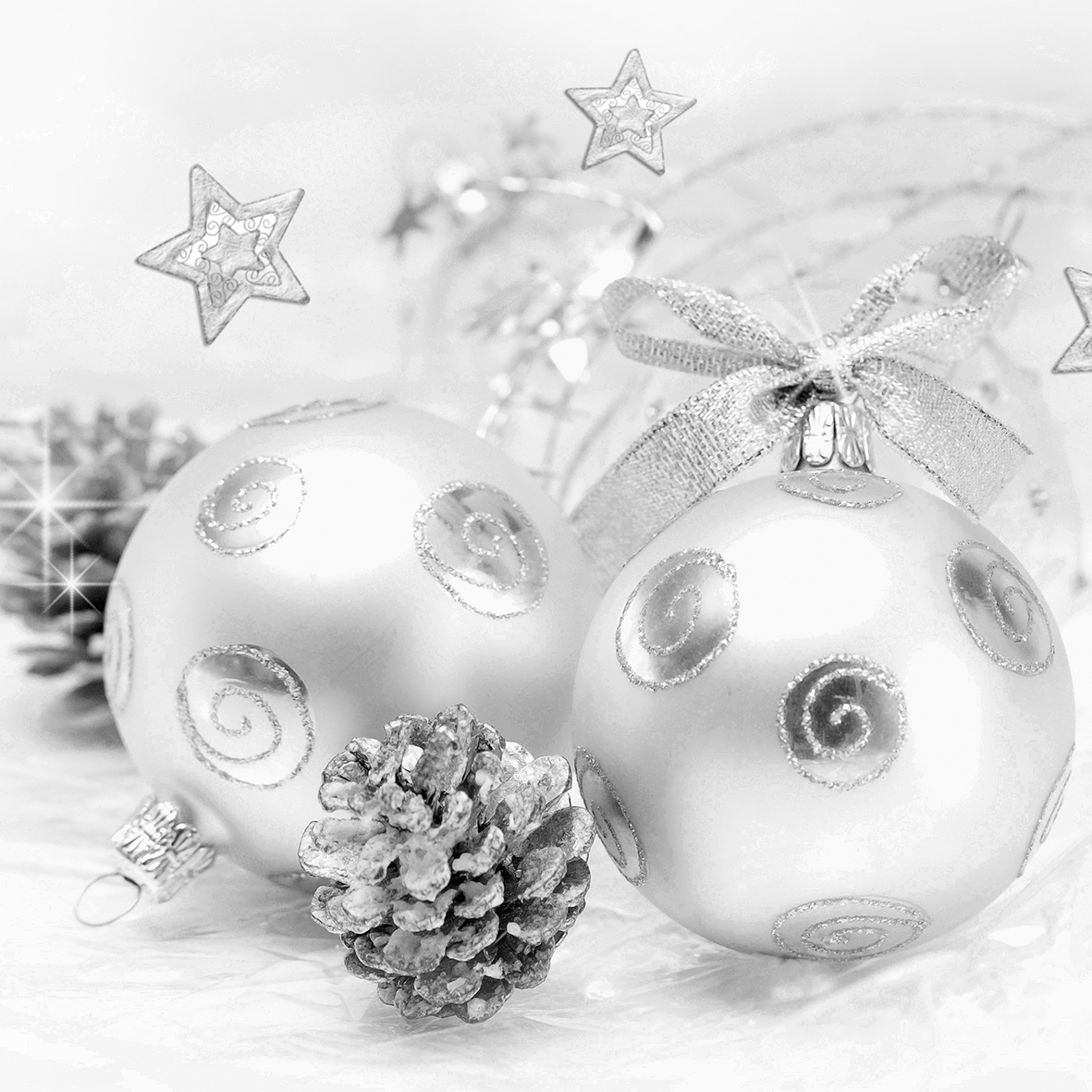 Ограждение Новогодний Декор Серебро с Шариками и Шишкой